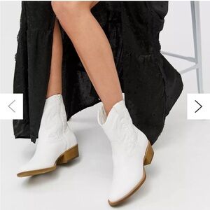 Cowboy Boots Coconuts by Matisse Pistol Western White Booties Women’s 6.5